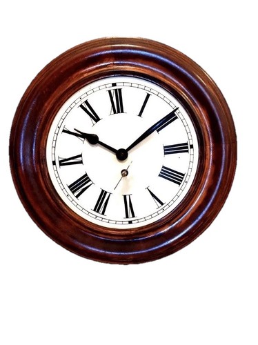 Alte attraktive wanduhr - attraktive, mit