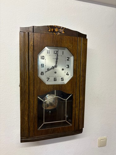 Art deco regulator - art,