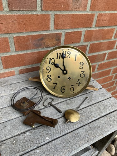 Alte uhr wanduhr - wanduhr, pendeluhr