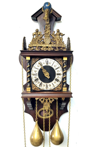 Alte große wanduhr - alte, weltkugel