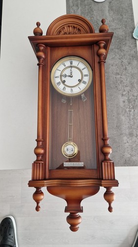 Antike pendelwanduhr aus holz - antike,
