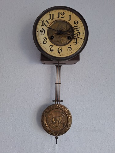 Alte pendeluhr wanduhr - pendeluhr,