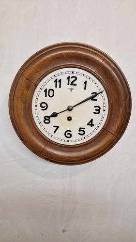 Alte runde wanduhr - alte,