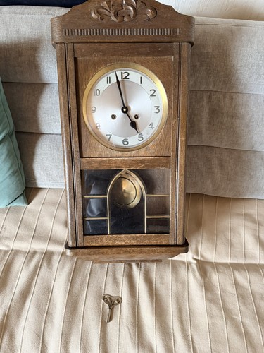 Alte wanduhr mit - alte,