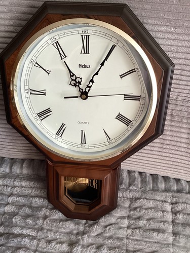 Alte wanduhr mit pendel - alte,