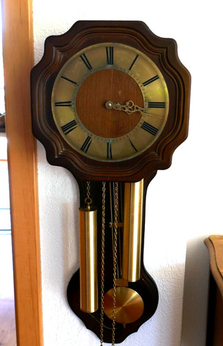 Alte pendeluhr wanduhr - alte,